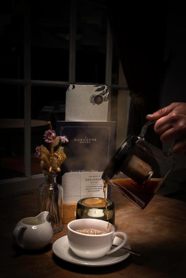 The Oak House Hotel Axbridge Exterior foto Coffee being poured at the Oakhouse Hotel